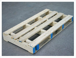 Single-decked pallet with 2 entries